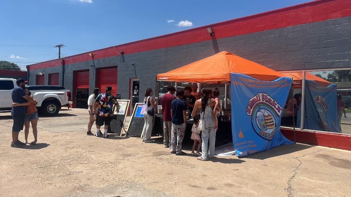 Customers lined up at the Small Stakx Big Sipz stand in Lubbock